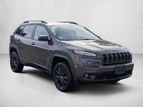 Used 2014 Jeep Cherokee Altitude w/ Comfort/Convenience Group image 3