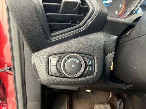 Used 2018 Ford Escape SE image 18
