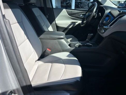 Used 2020 Chevrolet Equinox Premier image 17