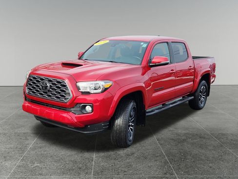 Used 2020 Toyota Tacoma TRD Sport image 3