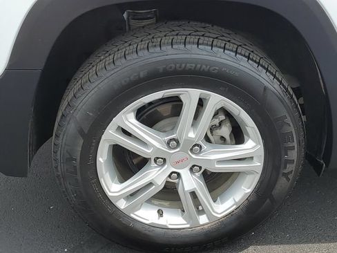Used 2024 GMC Terrain SLE w/ Driver Convenience Package AWD/4WD image 5