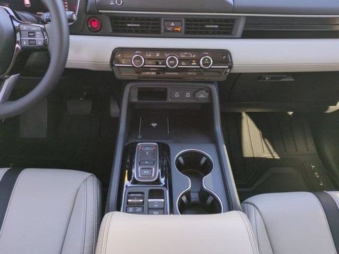 New 2026 Honda Pilot Touring image 17