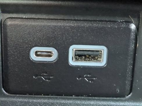 Used 2023 Chevrolet Tahoe High Country image 23