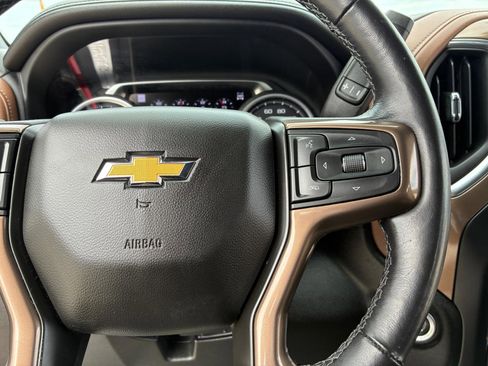 Used 2022 Chevrolet Silverado 1500 High Country w/ Technology Package AWD/4WD image 28