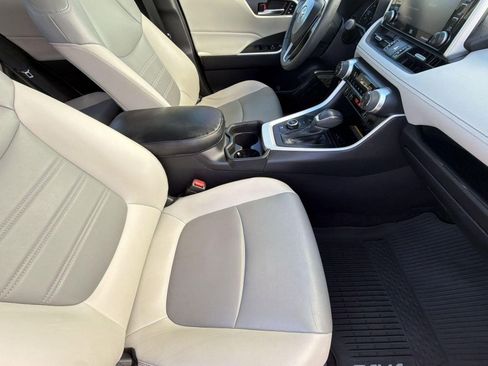 Certified 2021 Toyota RAV4 XLE Premium AWD/4WD image 35