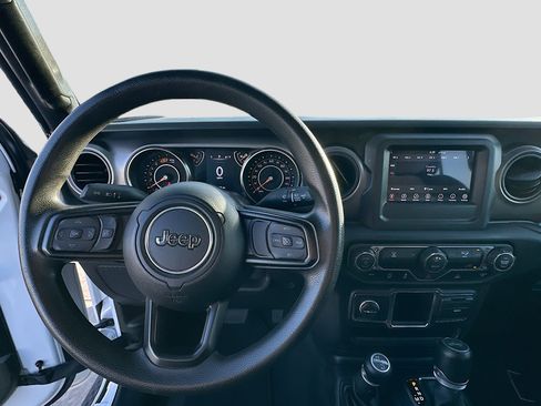 Used 2022 Jeep Wrangler Unlimited Sport image 11