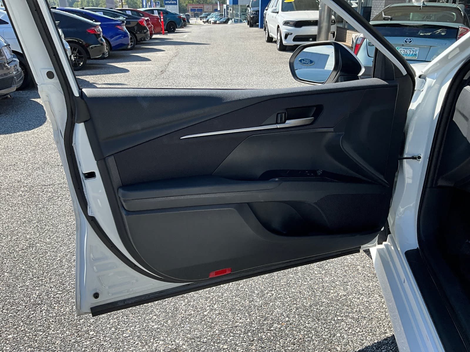 Used 2025 Toyota Camry LE FWD image 17