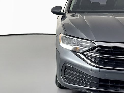 Used 2022 Volkswagen Jetta SE image 13