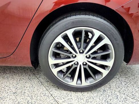 Used 2018 Buick Regal Essence w/ Driver Confidence Package #1 FWD image 9