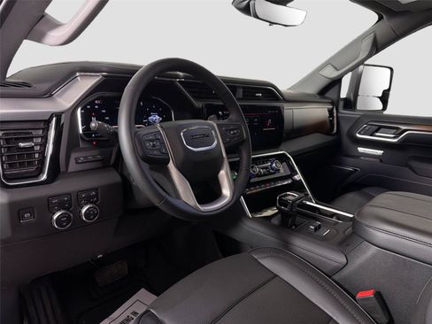Used 2025 GMC Sierra 1500 Denali w/ Denali Reserve Package AWD/4WD image 9