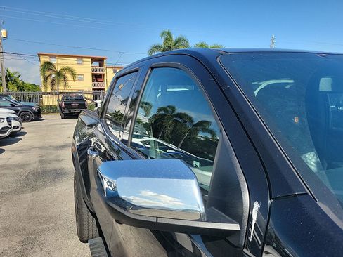 Used 2024 GMC Canyon Denali w/ LPO, Denali Black Edition image 9