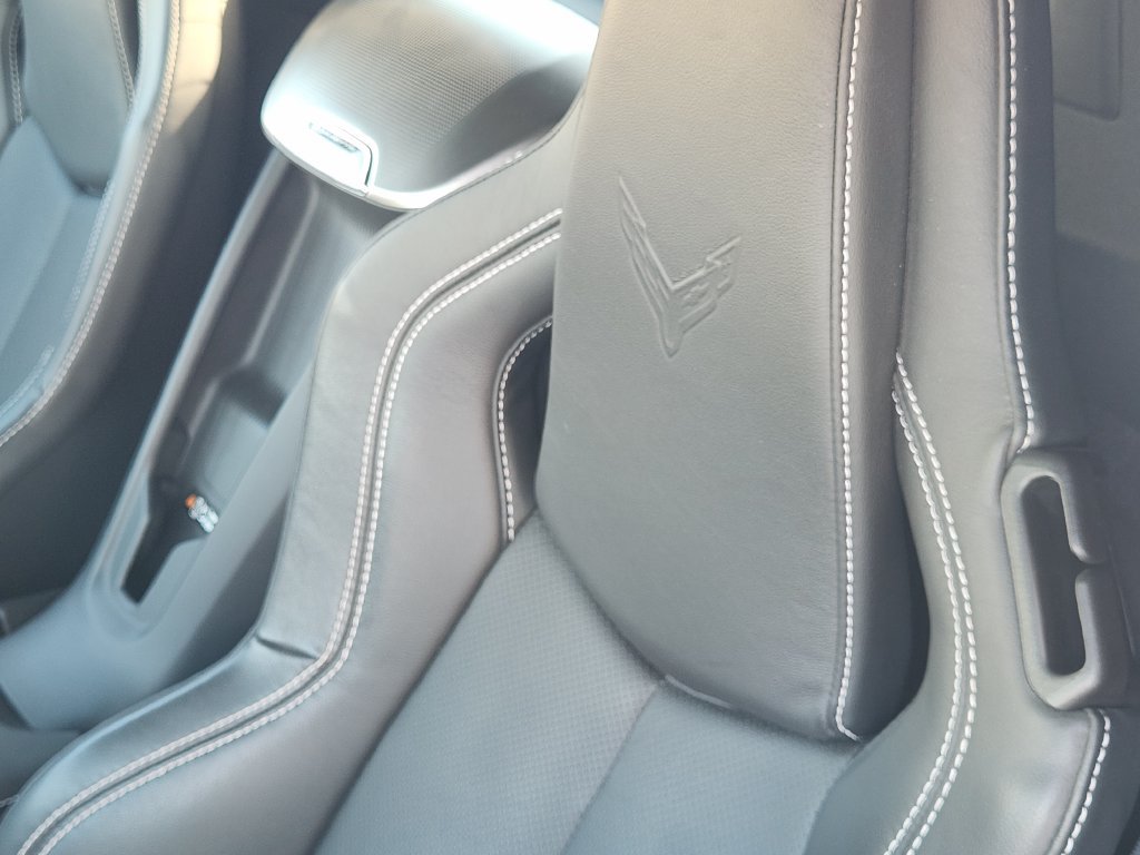 Used 2023 Chevrolet Corvette Stingray Preferred Conv w/ Z51 Performance Package RWD image 17
