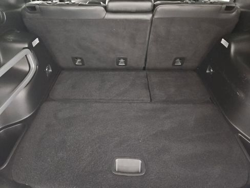 Used 2018 Jeep Cherokee Latitude Plus w/ Comfort/Convenience Group image 33