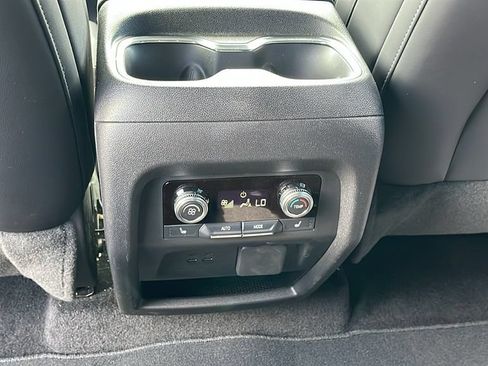 Used 2026 GMC Acadia Elevation w/ Black Edition FWD image 18