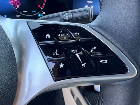 New 2025 Mercedes-Benz GLB 250 4MATIC image 21