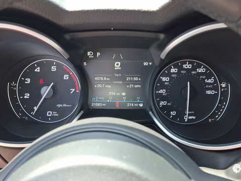 Used 2023 Alfa Romeo Stelvio Veloce AWD/4WD image 26