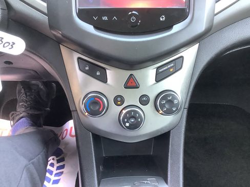 Used 2015 Chevrolet Sonic LT image 17