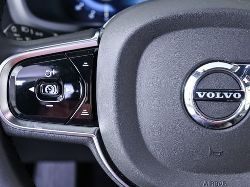 Certified 2025 Volvo V60 B5 Cross Country Ultra image 12