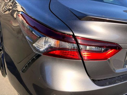 Used 2022 Toyota Camry SE image 27