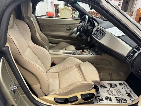 Used 2004 BMW Z4 2.5i RWD image 18