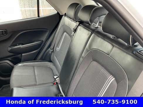 Used 2025 Hyundai Venue Limited FWD image 23