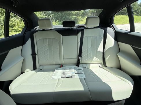 Certified 2026 BMW 530i xDrive w/ Premium Package AWD/4WD image 27