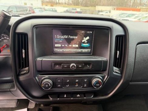 Used 2018 Chevrolet Silverado 1500 Custom w/ Custom Value Package image 20