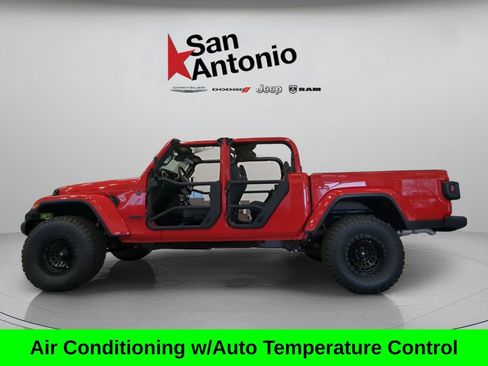 Used 2024 Jeep Gladiator Sport AWD/4WD image 5