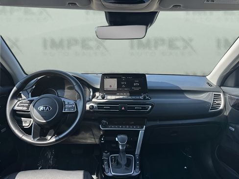 Used 2021 Kia Seltos SX w/ SX Sunroof Package image 13