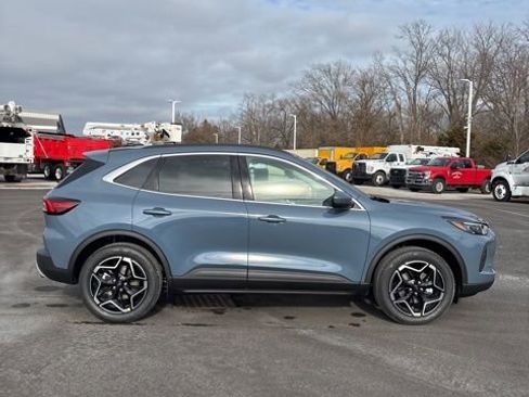 New 2026 Ford Escape Platinum w/ Class II Trailer Tow Package image 4