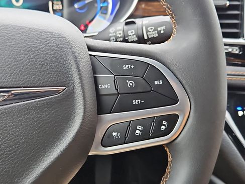 Used 2022 Chrysler Pacifica Pinnacle image 25