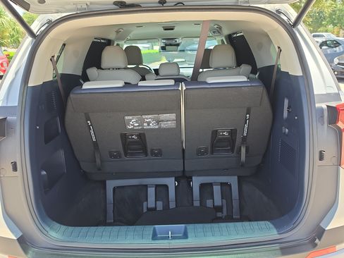 Certified 2025 Kia Carnival EX FWD image 10