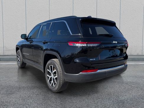 Used 2025 Jeep Grand Cherokee Limited AWD/4WD image 5