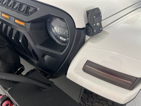 Used 2023 Jeep Wrangler Unlimited Sahara w/ Cold Weather Group AWD/4WD image 35