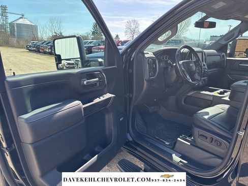 Used 2022 Chevrolet Silverado 2500 LTZ w/ LTZ Plus Package image 9