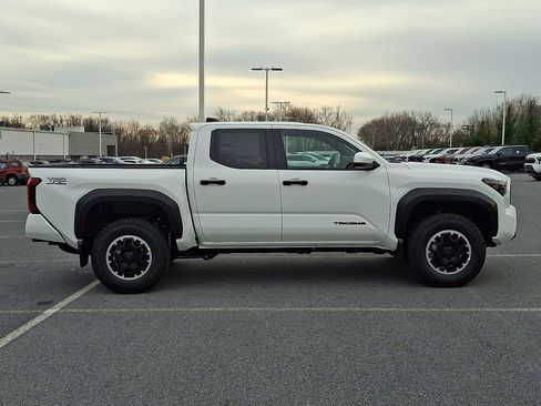 New 2026 Toyota Tacoma TRD Off-Road AWD/4WD image 4