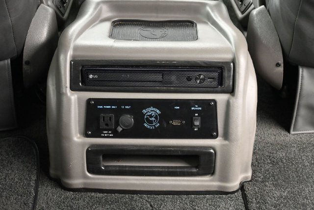 Used 2022 GMC Savana 2500 w/ Enhanced Convenience Package RWD image 25