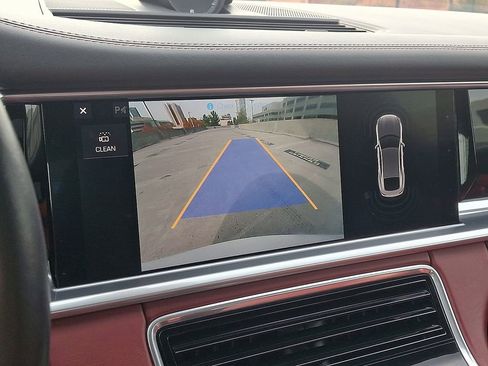 Used 2019 Porsche Panamera 4 image 19