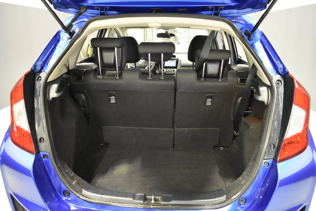 Used 2015 Honda Fit EX image 32