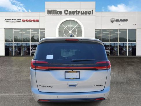 New 2026 Chrysler Pacifica Limited w/ S Appearance Package image 4
