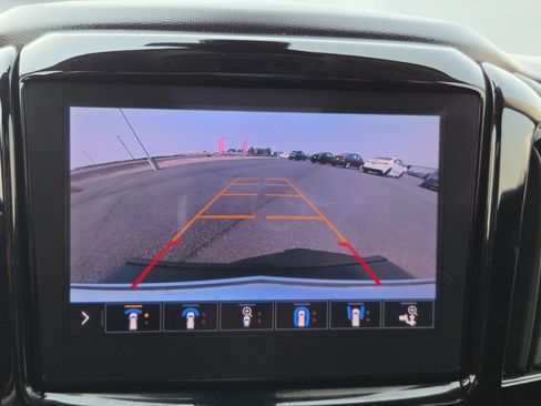 Used 2020 Chevrolet Traverse Premier AWD/4WD image 30