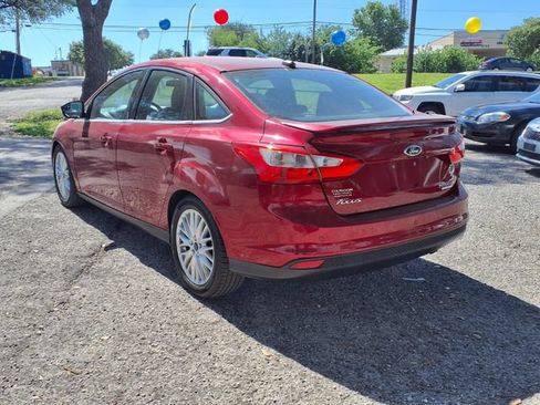 Used 2014 Ford Focus Titanium FWD image 5