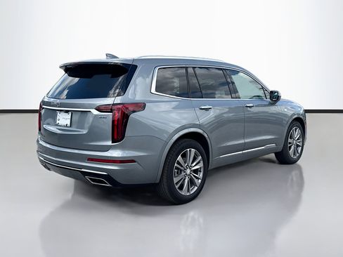 Used 2024 Cadillac XT6 Premium Luxury FWD image 5