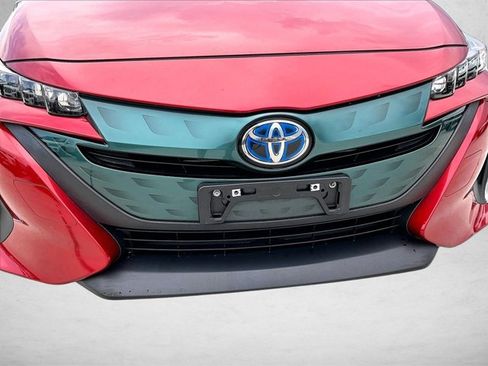 Used 2017 Toyota Prius Prime Premium FWD image 30