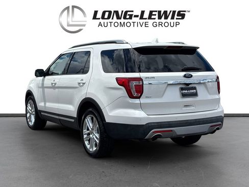 Used 2017 Ford Explorer XLT w/ Equipment Group 202A FWD image 4