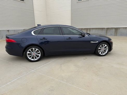 Used 2018 Jaguar XF Premium image 8