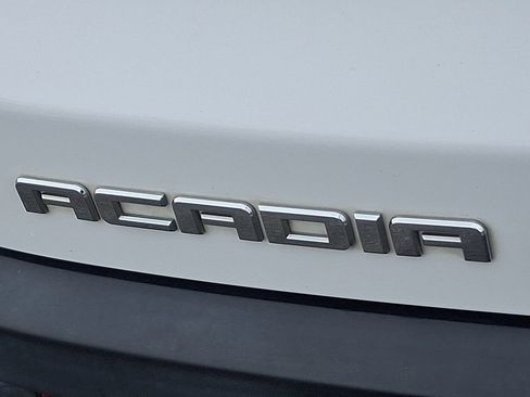 Used 2017 GMC Acadia SLE image 33