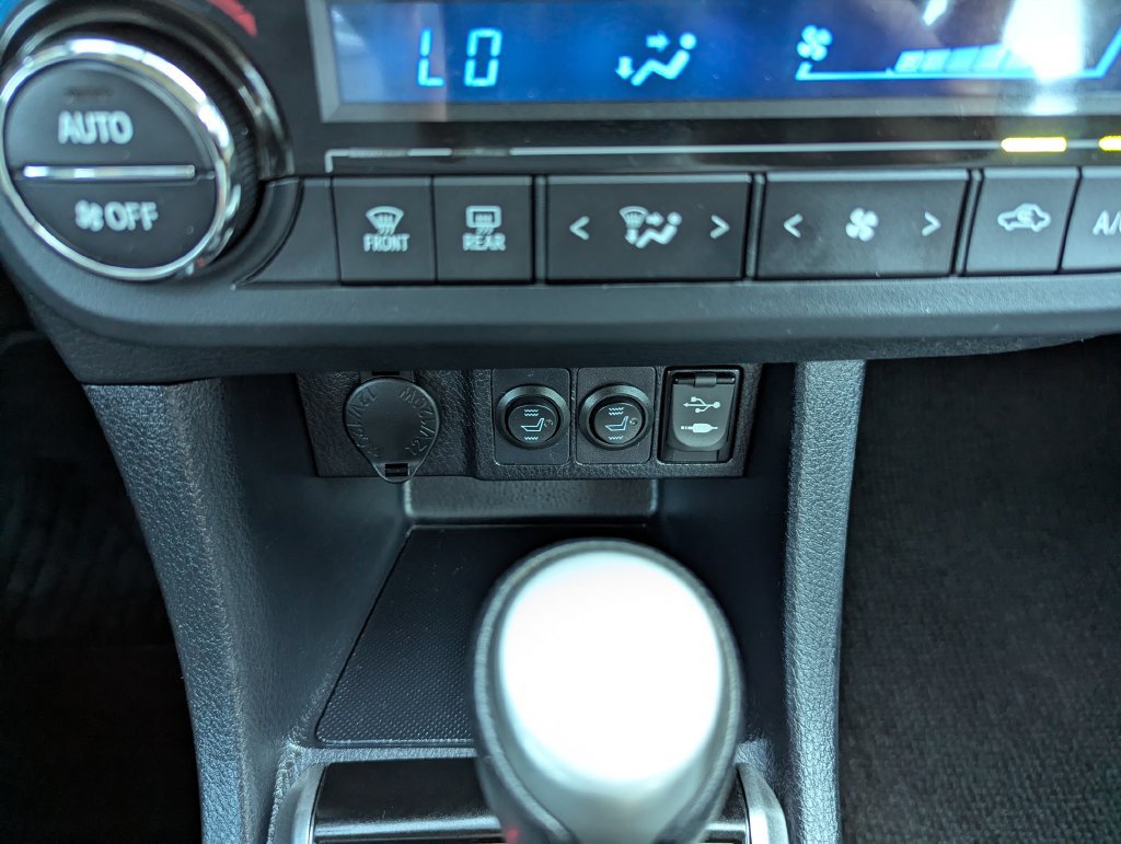 Used 2016 Toyota Corolla LE FWD image 24