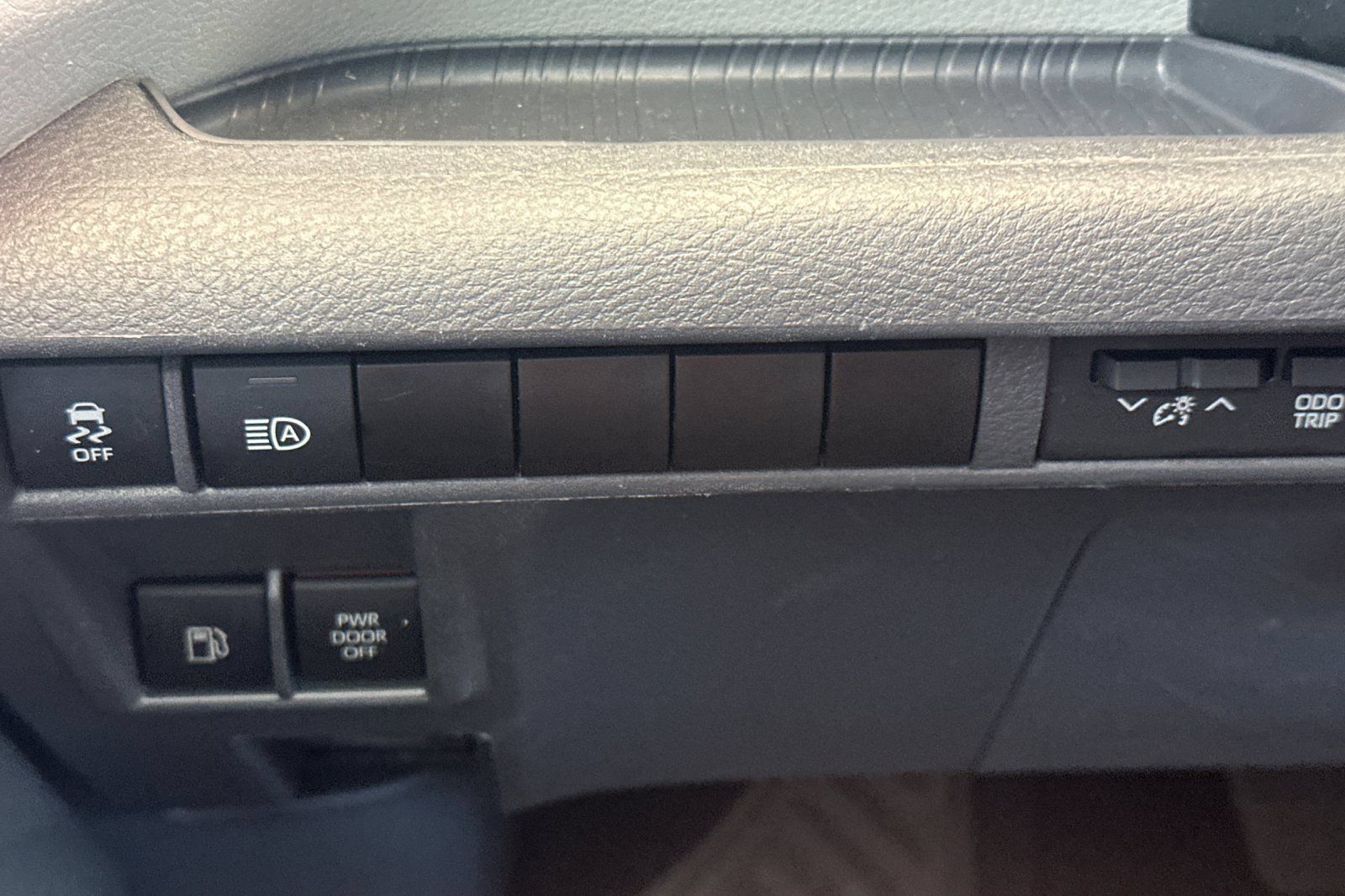 Certified 2024 Toyota Sienna LE AWD/4WD image 32