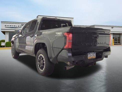 Used 2025 Toyota Tacoma TRD Off-Road image 5